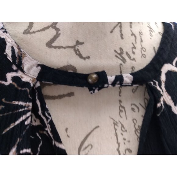 Free People Black Cream Floral print Boho Oversized keyhole Tunic blouse Sz M - Picture 14 of 16